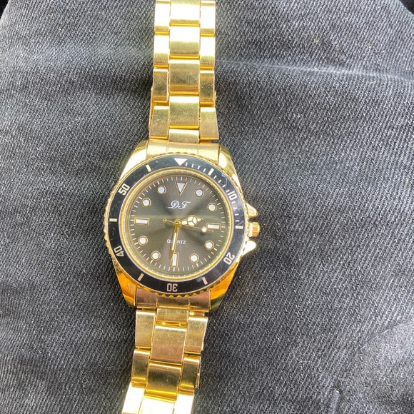 14k gold platted d.f quartz watch - Picture 4 of 6